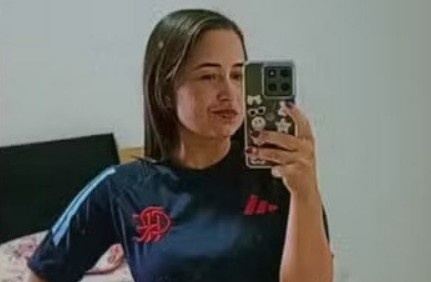 WOMAN BEING KILLED WITH SEVERAL SHOTS 