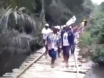 TWO MILLION DOLARS WOOD BRIDGE COLLAPSES IN CONGO