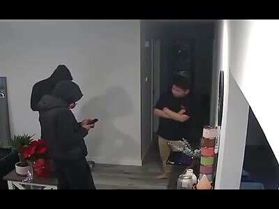 Calgary man violently attacked at home during Marketplace sale