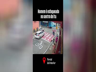 MAN BEING STABBED IN A BROAD DAYLIGHT 