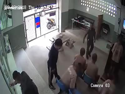 CCTV shows thialand prisoners escape from police custody 