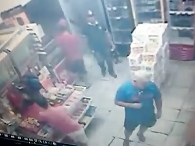 Police officer kills bandit in convenience store