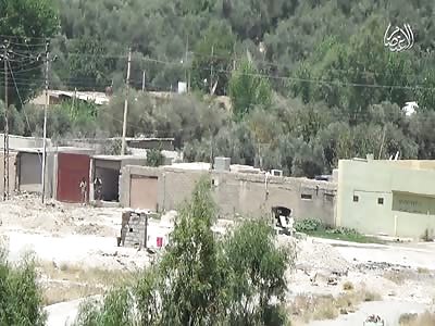 brutal: soldier struck by mortar isis