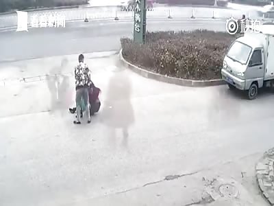 Man beats on his girlfreind