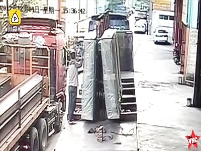 pain! Car  glass submerged on to man in Foshan (Best Quality)