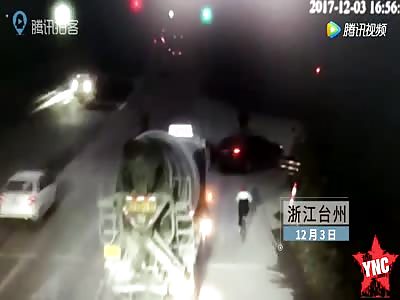 woman is crushed in  Duqiao 