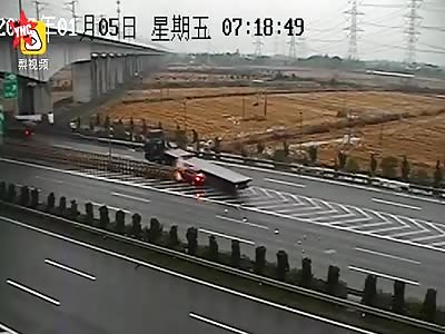 bad accident due to a woman driver in Zhejiang 