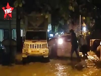 in Mumbai Pipeline burst, SUV was thrown up in air