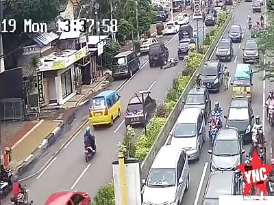 the moment when Siska Nanda Hari Perwira gets his head crushed