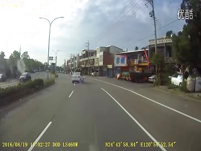 Motorcycle appears out of nowhere and gets crushed