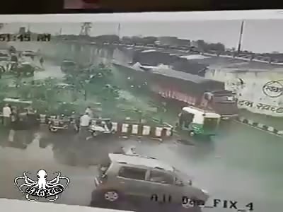 cctv, people die crushed by concrete wall