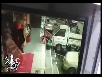 Nigerian man is hacked inside the store