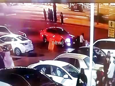 Wtf, the car does a chuza