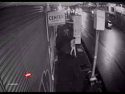 Young man ruthlessly stabbed to steal his cell phone