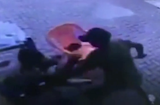 Man gets stabbed and dies on camera seconds later