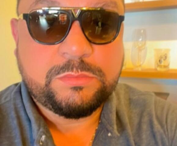 Sneaky Hitman Suddenly Pulls Out The Gun And Kills Businessman Point Blank Range