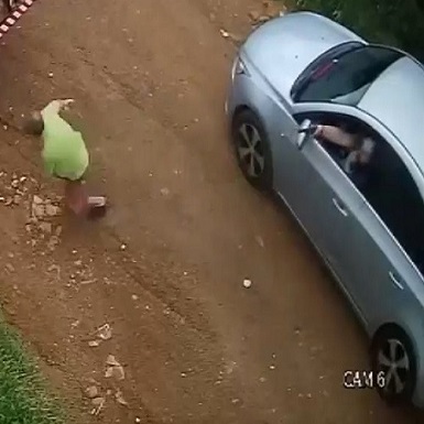 When Your Threats Via WhatsApp Get Replied With Bullets