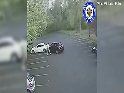 Shocking moment Ricaldo Calder kicks and punches woman in road rage