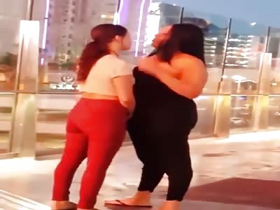 Aggressive women fight