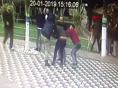 The girl protects her boyfriend's battle