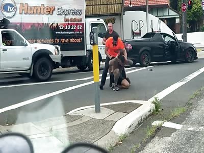 Sydney: Fighting in the middle of the street
