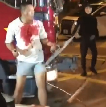 Hong Kong Riot: One against a Hundred