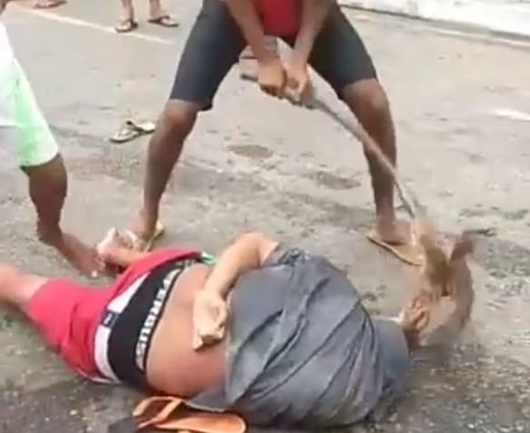 Whole Town Chips in on Beating of Thief