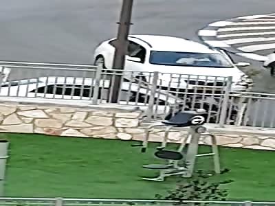 Man looses his foot crossing the road