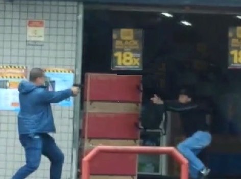 Thief Doesn't Make it Out Robbery Alive (Cell Phone Footage)