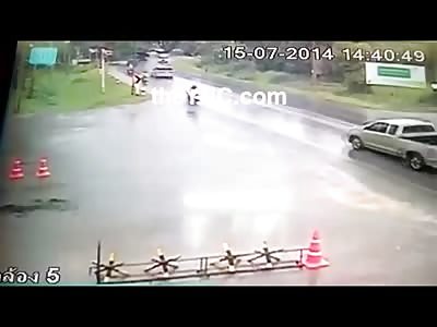 Camper Crashes into Oncoming Traffic in this Tragic Accident