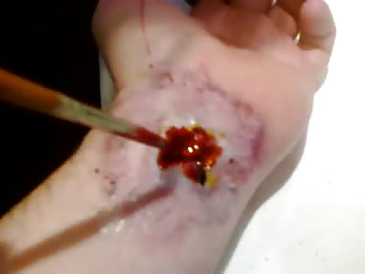 How do horrible makeup?