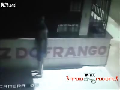 POLICEMAN KILLES 2 ROBBERS