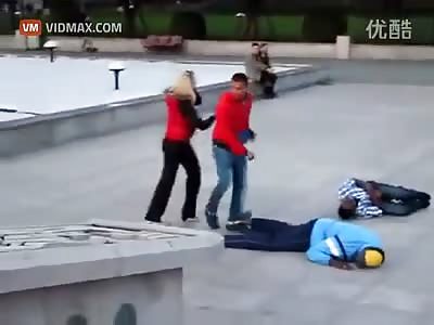 KUNG FU GUY KNOCKS OUT 4 BLACKS