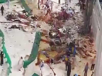 CRANE FALLS IN THE GRAND MOSQUE IN MECCA AND KILLS DOZENS