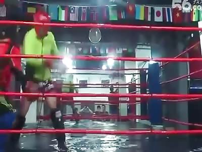 English guy come from the street and wants to fight a trainer.